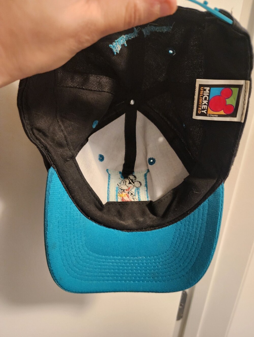 Mickey Mouse Hat - Picture 5 of 8